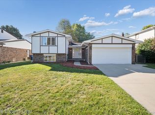 43051 Fernwood St, Canton, MI 48187