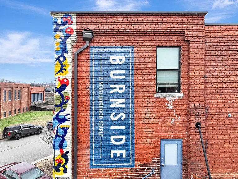 Burnside — Photo 6