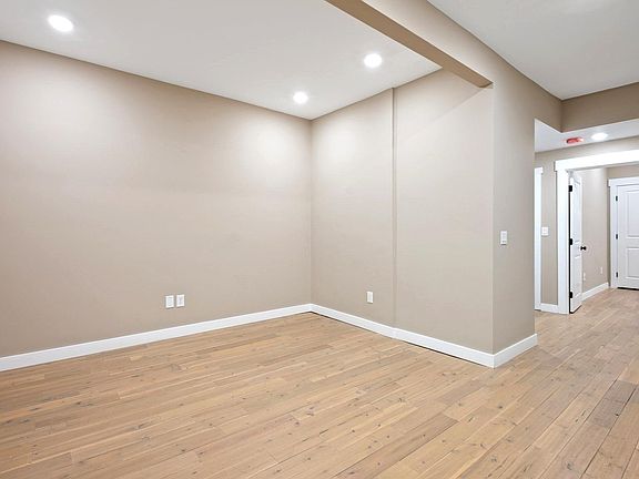 3rd image of 5 Monmouth St Floor 2