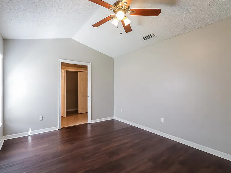 6713 Summer Cove Dr — Photo 13