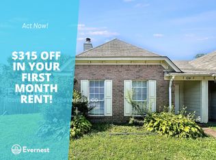 9299 Grove Manor Dr, Cordova, TN 38016