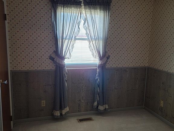 5th image of 903 Woodbridge Ct