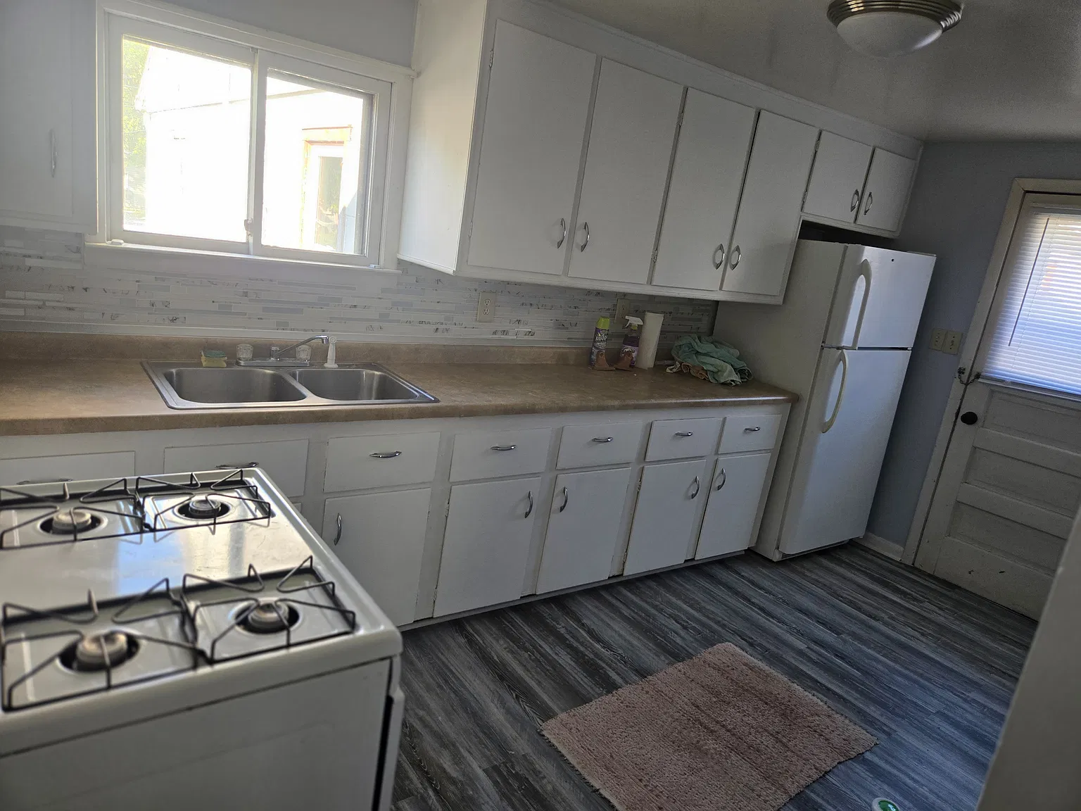 219 1/2 W Main St — Photo 1