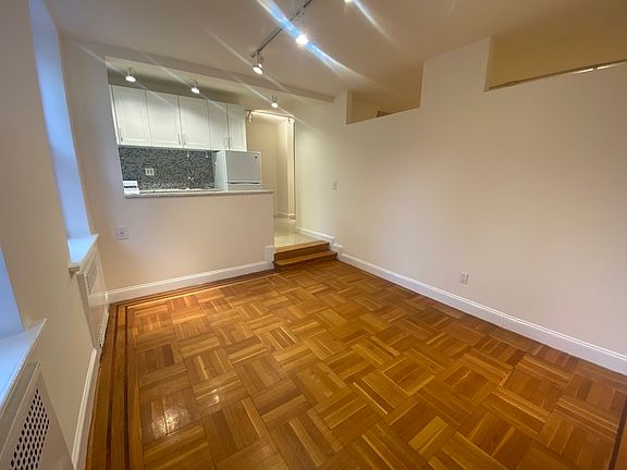 4th image of 56 W 65th St #5CC