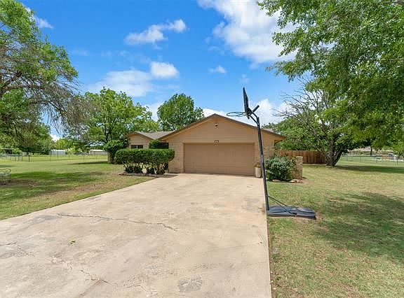3rd image of 110 Meadow Glen Dr