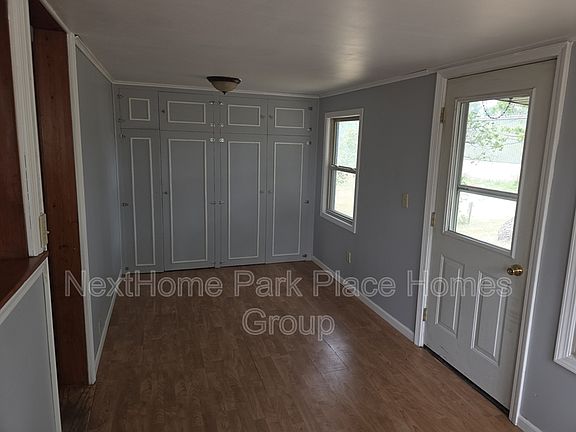 2nd image of 614 Prairie St