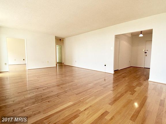 4th image of 3701 S George Mason Dr Unit 1305N
