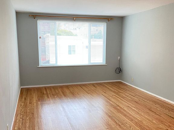 2nd image of 4932 Anza St #4