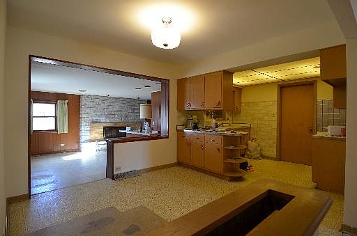 3rd image of 12512 S Meade Ave