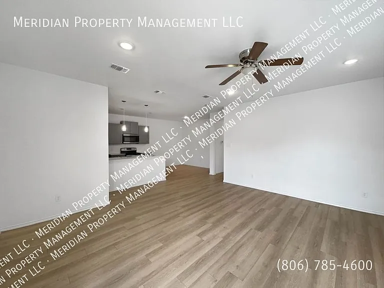 5543 Itasca St #B — Photo 2