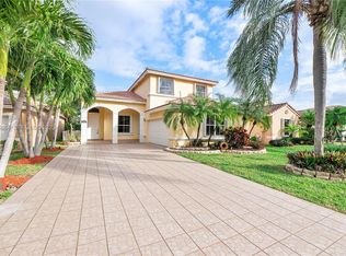 3482 Coco Lake Dr, Pompano Beach, FL 33073