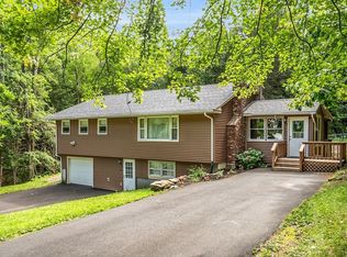 26 Hillcrest Rd, Athol, MA 01331
