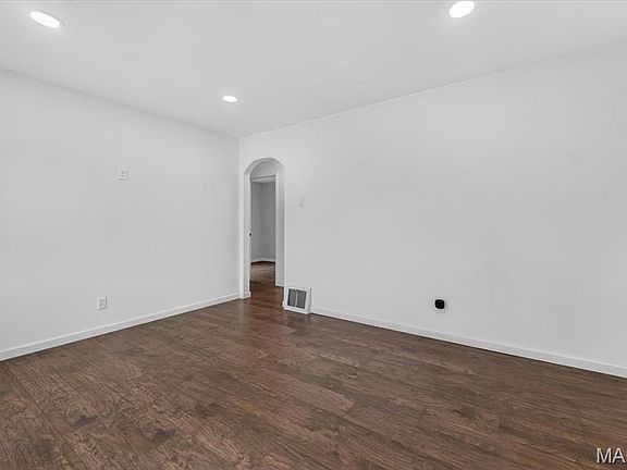 4th image of 10632 Saint Francis Ln