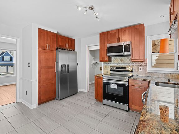 5th image of 2713 Moorsfield Ct