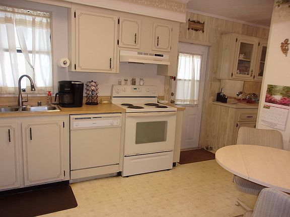 4th image of 291 Windsor Dr #291