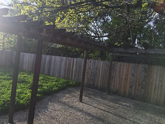 2nd image of 172 Juniper St