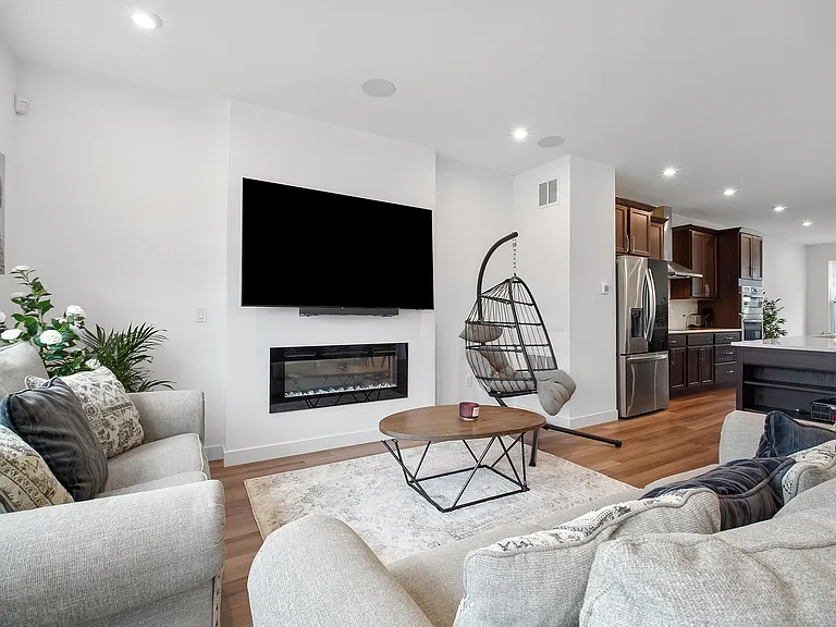 8937 Eager Rd — Photo 10