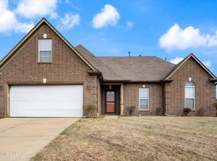 8374 Blue Ridge Dr, Southaven, MS 38672