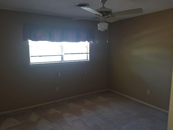 4th image of 706 Foster Ln