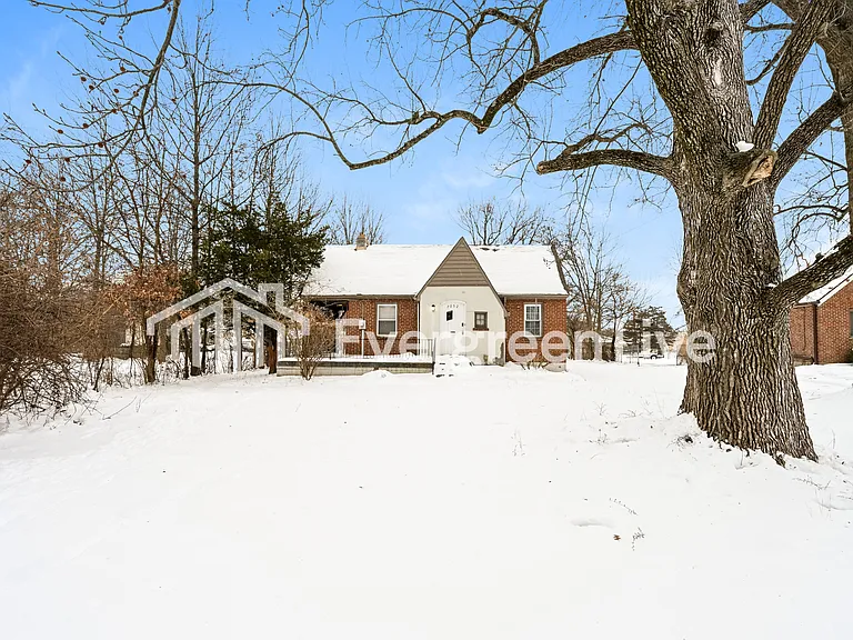 7052 Clovernook Ave — Photo 1
