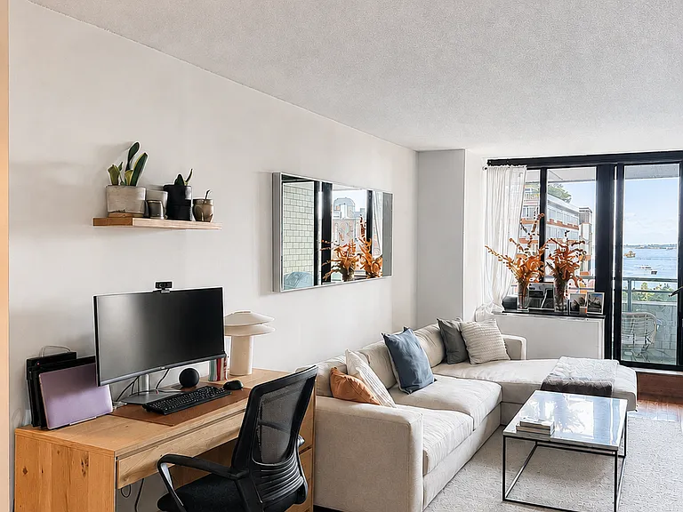 200 Rector Pl #11F — Photo 4