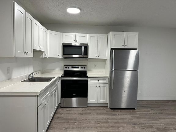 4th image of 3660 NE 11th Ave APT 7