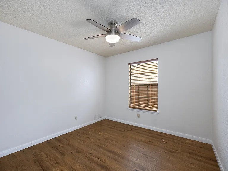 4504 Keys Dr — Photo 9