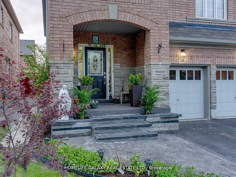 19 Warburton Dr #BSMNT — Photo 2