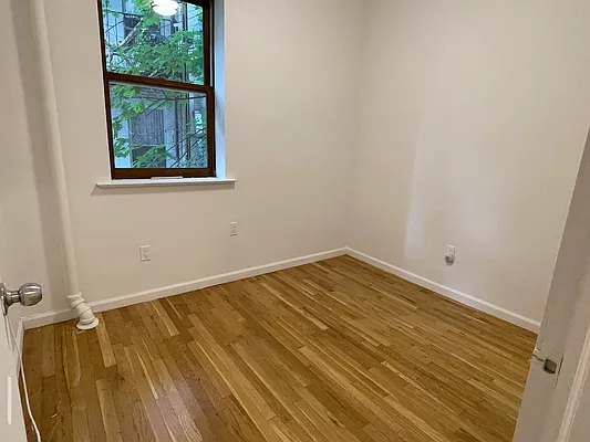 Rented by J PRESTON AND ASSOCIATES INC | media 13