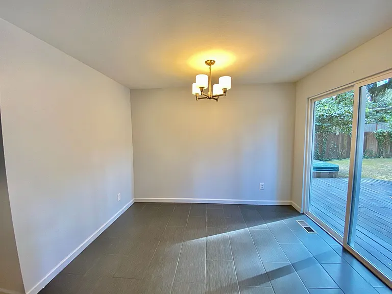 1815 152nd Ave SE — Photo 5