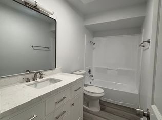 1610 W Civic Center Dr #4, Santa Ana, CA 92703