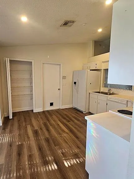 3938 Creek Woods Dr — Photo 3