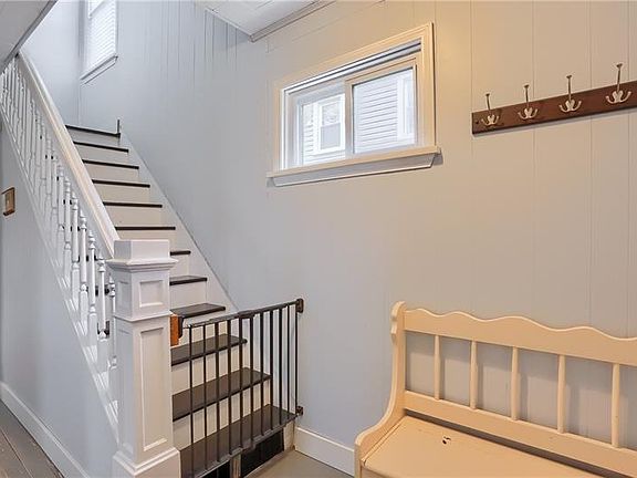 2nd image of 629 Hazel Ave