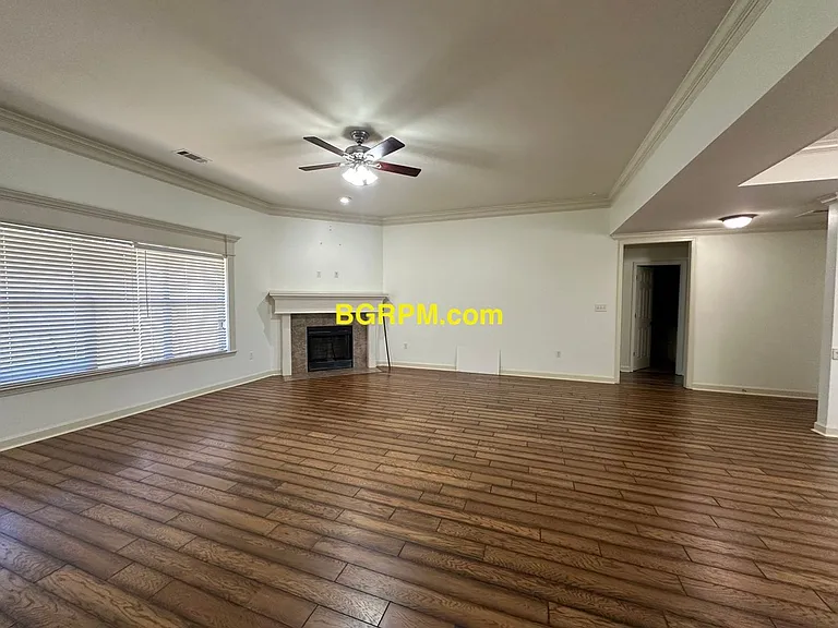1901 Reveille Cir — Photo 4