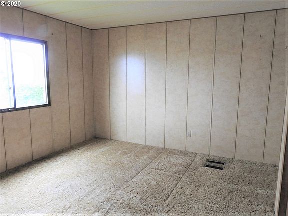 4th image of 1004 NE 72nd St Unit 11