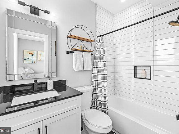 3rd image of 1915 H St NE #Penthouse 1