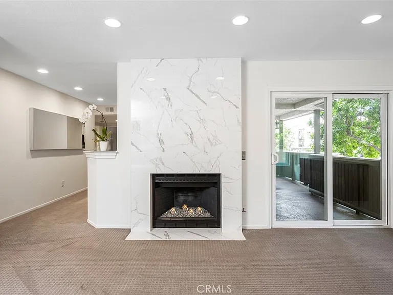 28 Corniche Dr #G — Photo 4
