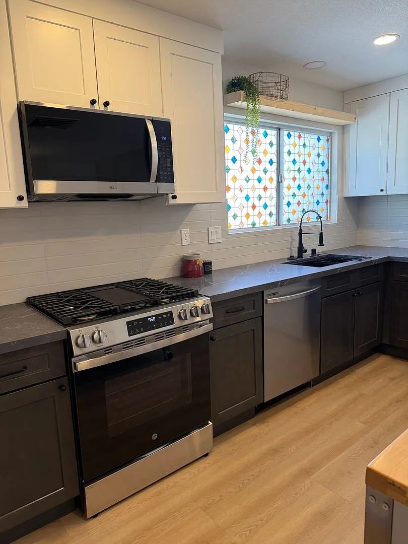 Single Story Move-in ready! — Photo 3