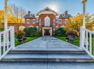 1 Waterford Way, Syosset, NY 11791