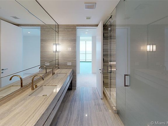 5th image of 18975 Collins Ave #1