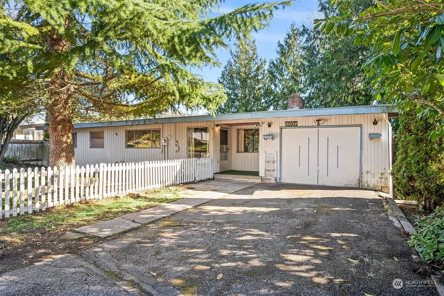 16024 6th Avenue SW photo 1