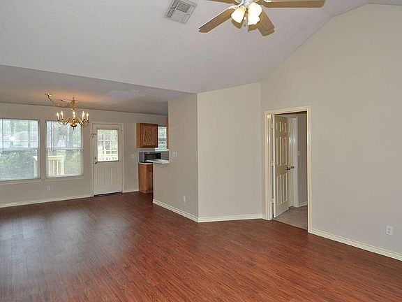 4th image of 10810 Royal Terrell Dr