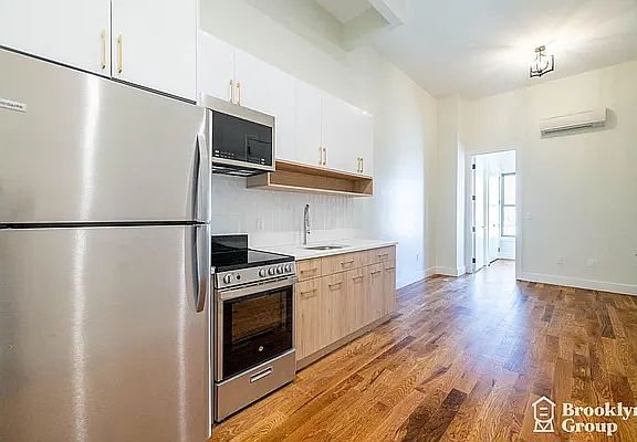 3rd image of 42 Driggs Ave APT 3R
