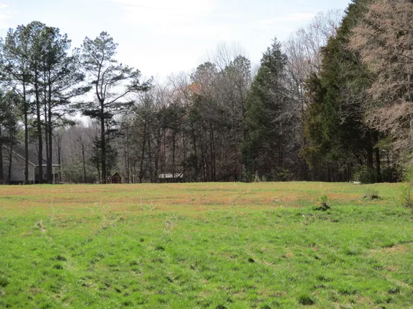 10-21 Towns Edge Dr, Parsons, TN 38363