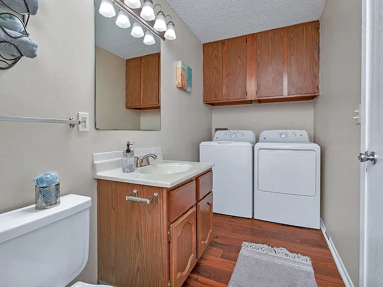 Convenient Washer & Dryer Hookups
