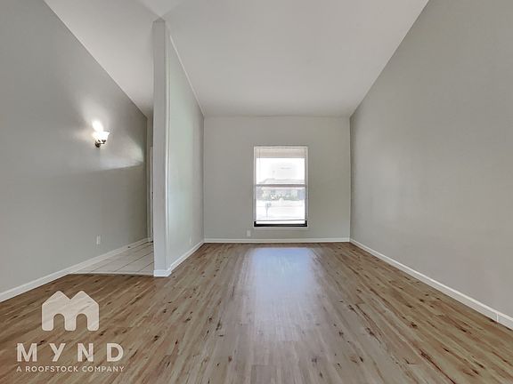 2nd image of 1305 Armstrong Dr