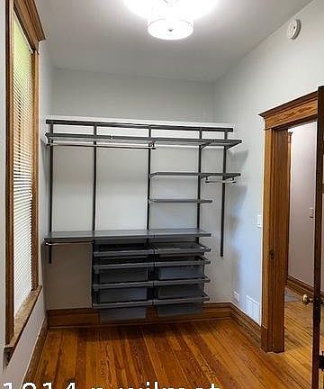 3rd image of 1814 N Wilmot Ave #1622