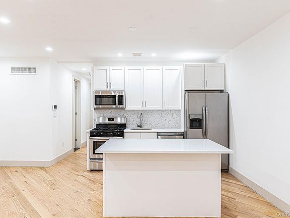 5th image of 282 E 38th Street