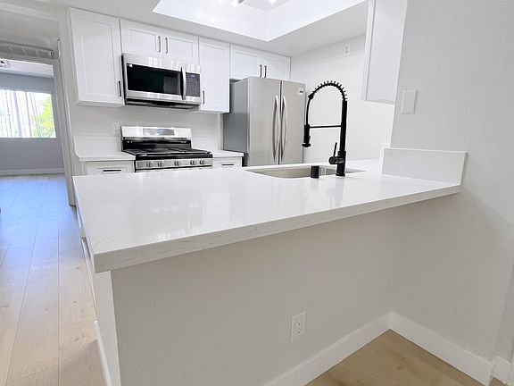 4th image of 5242 Cartwright Ave #7