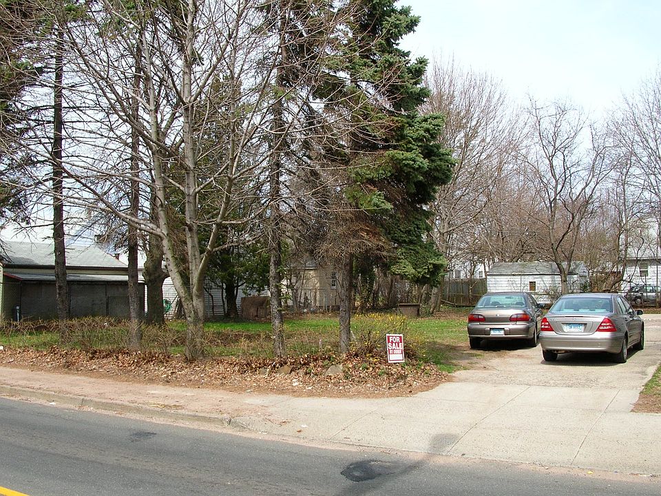 2nd image of 85 Arch St